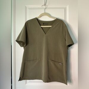 Figs Women’s Casma Three-Pocket Scrub Top Heathered Olive Size XL